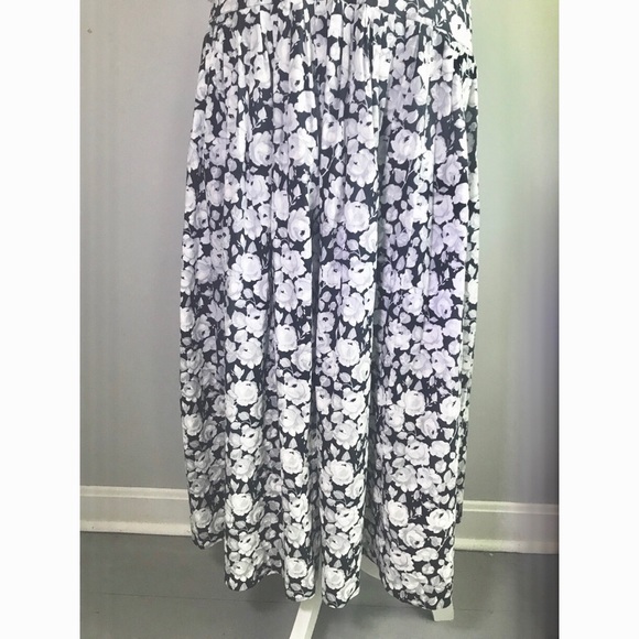 {Vintage} Floral Two Piece Top & Skirt Set - Picture 5 of 8